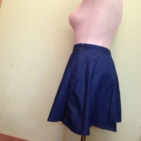 TRADED 🌟❤️🎉🎁Dark Blue Jean skirt - Picture 2 of 4