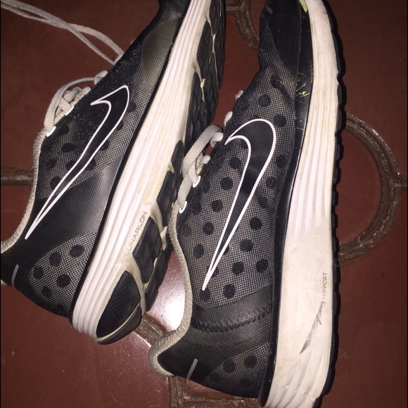Nike tenis shoes