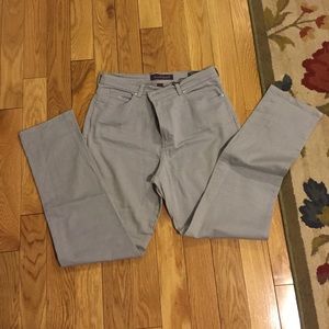 Grey Gloria Vanderbilt jeans.