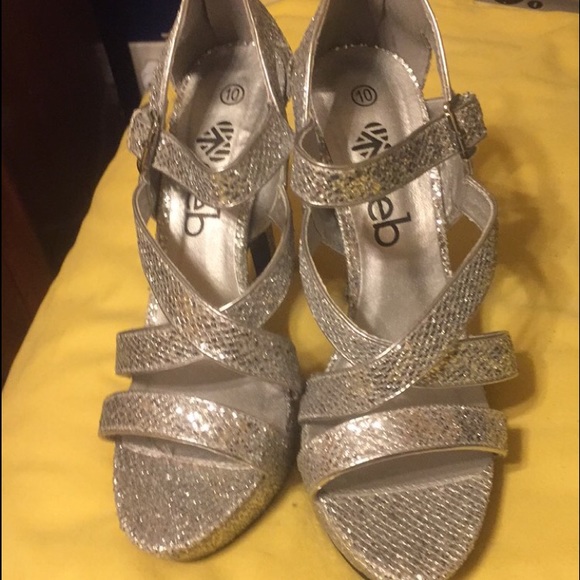 Too big, never worn with original tag.