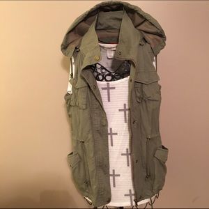 Green utility vest