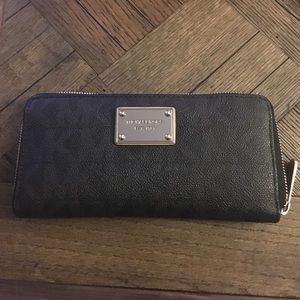 Michael Kors Large Zip Wallet