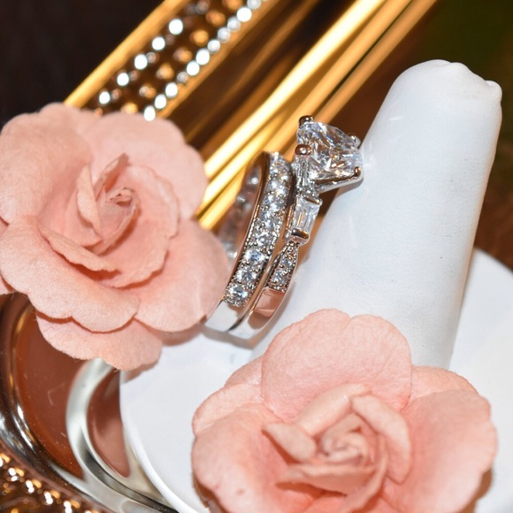 White Wedding Bridal Set - Picture 2 of 4