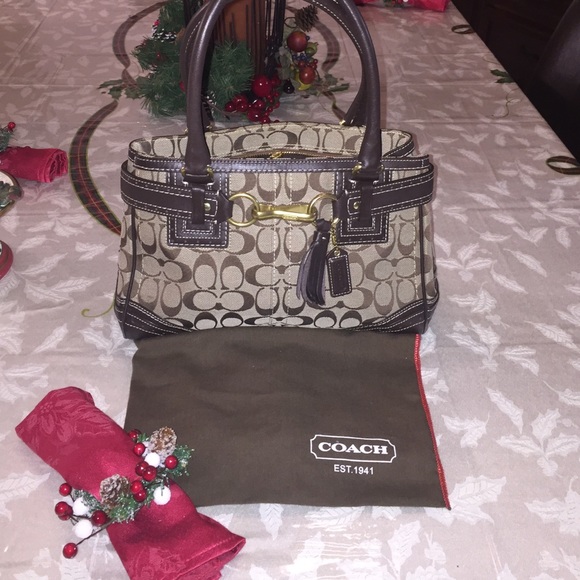 Authentic coach purse in new condition