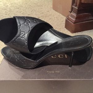 Neverworn Gucci Guccissima Leather Peep Toe Sandal