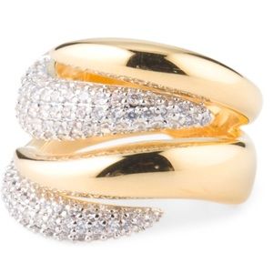 💍💋HP👄💋Sparkly and Gold Ring