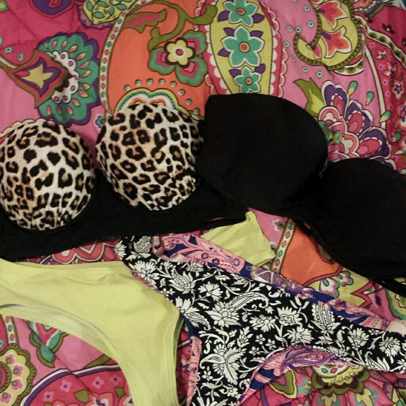 2 BIKINI bottoms 3 tops