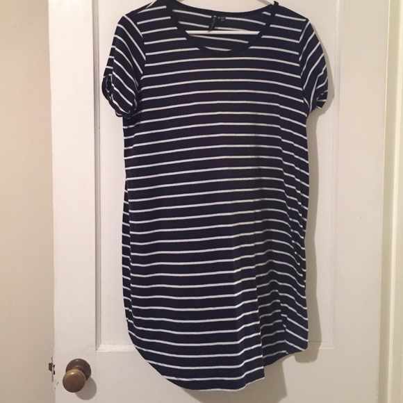 New! Black and white striped cotton above knee