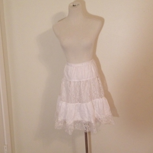 White lace skirt