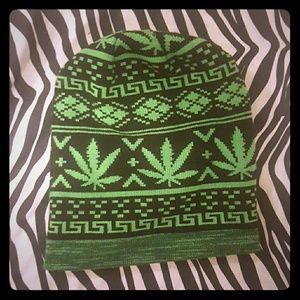 NWOT Reversible Weed Mary Jane Beanie