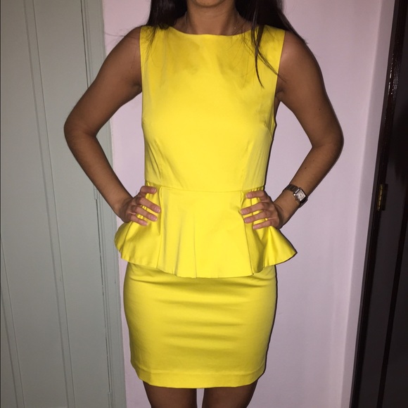 Alice + Olivia Dresses & Skirts - Alice and olivia peplum dress