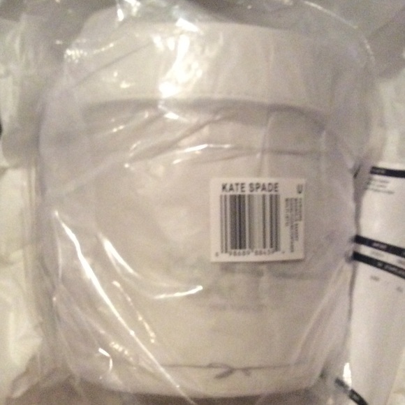 🚫SOLD🚫 Kate Spade Magnolia Bakery Pudding - Picture 3 of 4