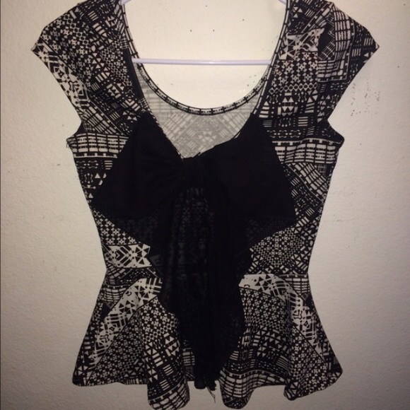 Peplum bow top