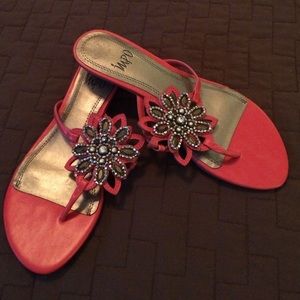 🎉HP 5/3🎉 Impo beaded thongs size 6 1/2M