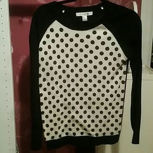 Polka dot baseball sleeve sweater