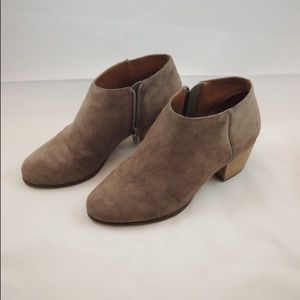 Lucky Brand suede ankle booties size 5US
