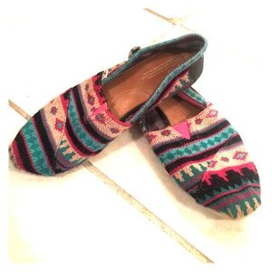 Aztec design Toms