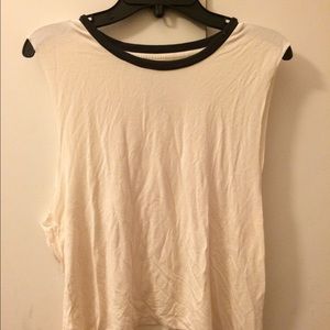 Sleeveless muscle shirt