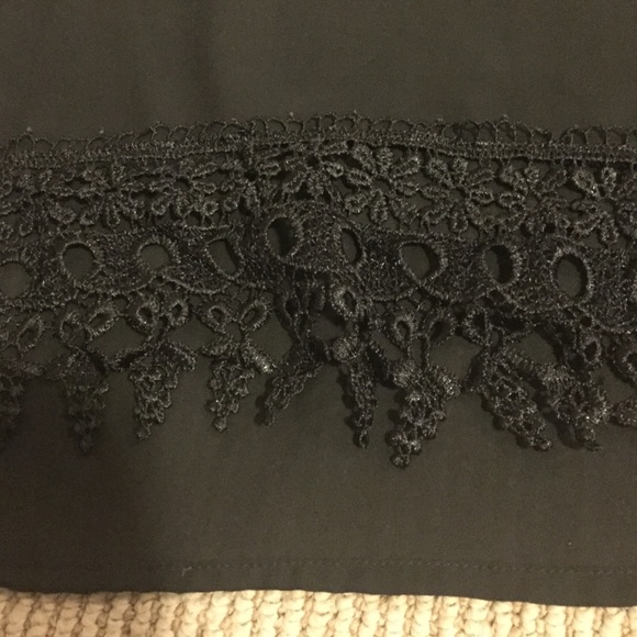 Tobi bell sleeve crop top - Picture 2 of 2