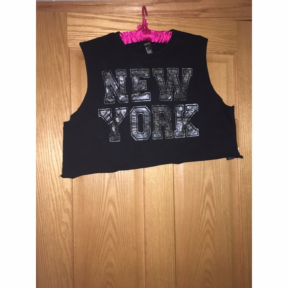 Crop top • only worn once