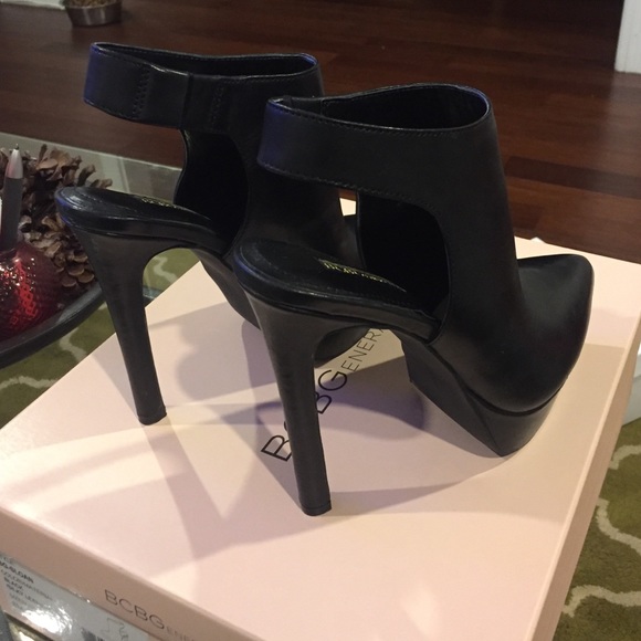 Bcbg pumps - Picture 2 of 3