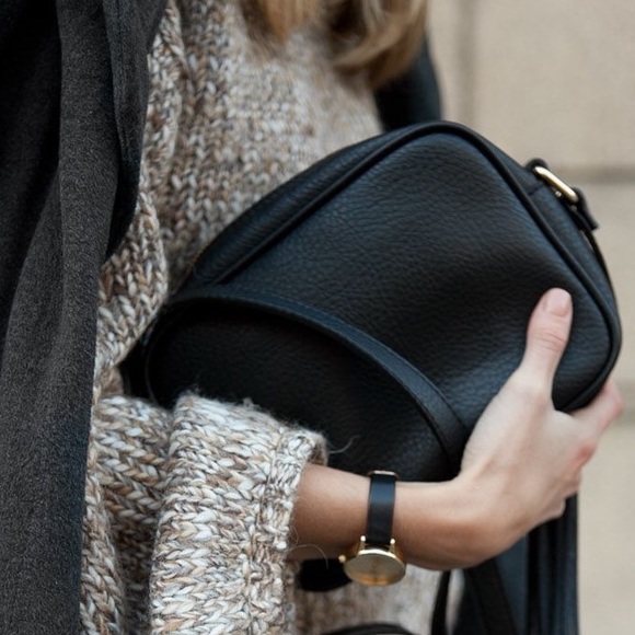Access by NKC: 'Essentials' Clutch