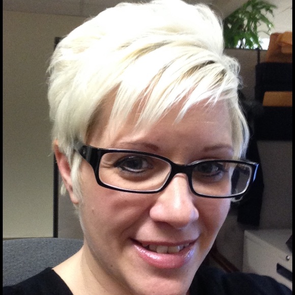 Meet your Posher, Lisa - Picture 1 of 1