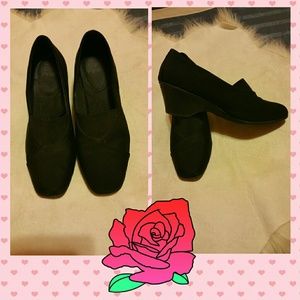 Black shoes