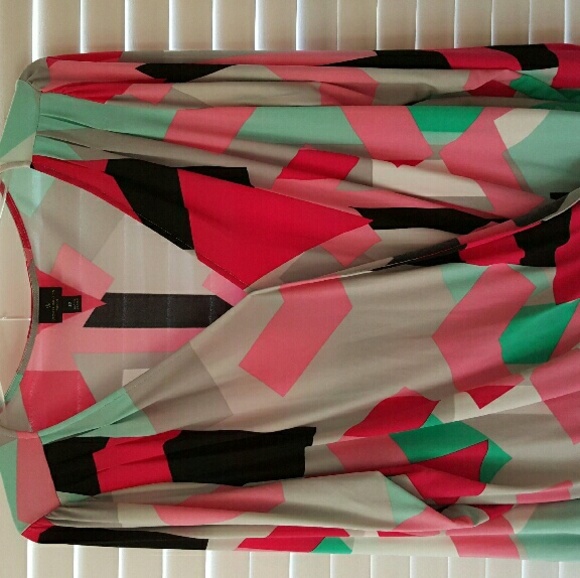 Woman's Multi Color Top Size 3X - Picture 2 of 4