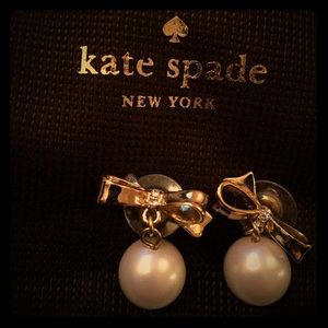 *PRICEDROP!!* Kate Spade Bow Pearl Dangle Earrings