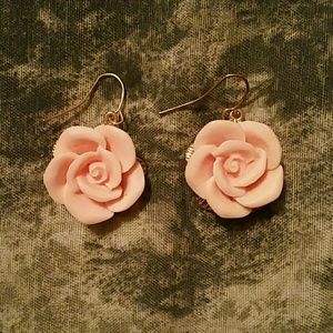 Nude pink rose earrings