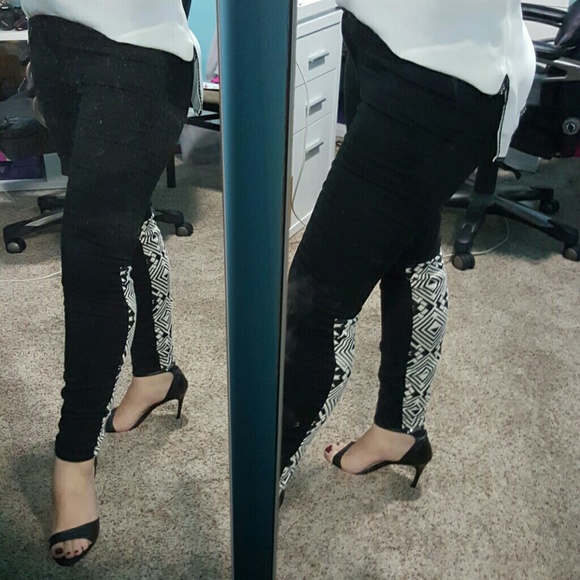 Bebe black pants with gorgeous detail in the back