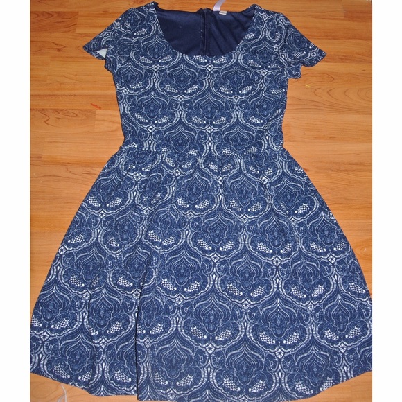Dress - Picture 3 of 4
