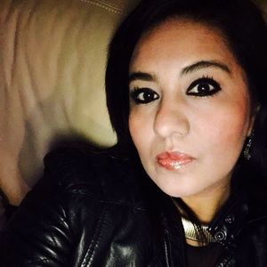 Meet your Posher, Alba