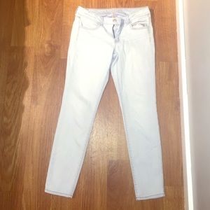 American Eagle Light Wash Jeans