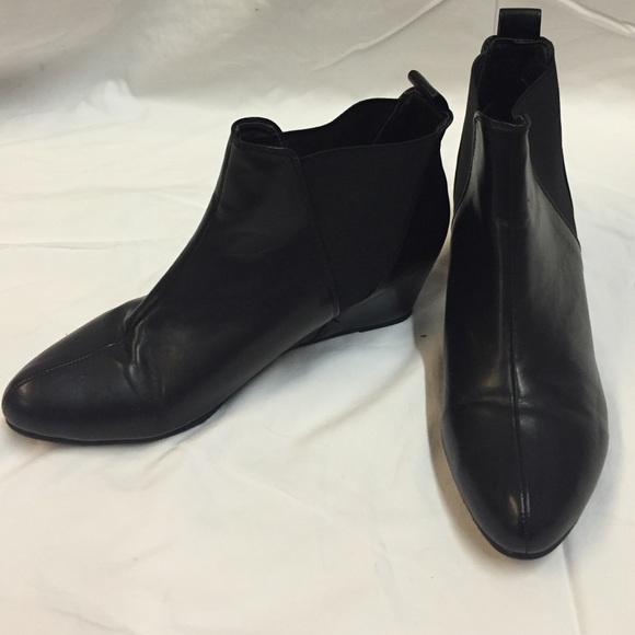 Forever 21 Shoes - ✨On Hold✨Brand NEW Black Wedged Booties
