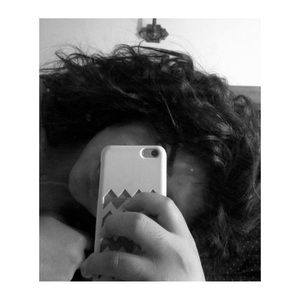 Meet your Posher, Monique