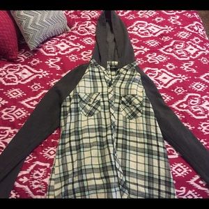Long sleeve hoodie/flannel