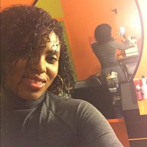 Meet your Posher, Maria