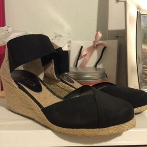 AUTHENTIC Ralph Lauren wedges
