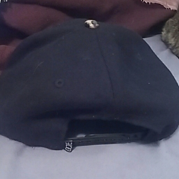 Hat - Picture 2 of 3