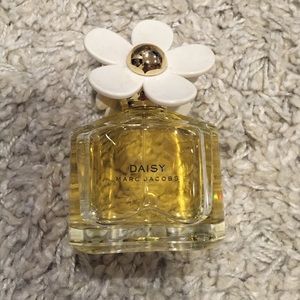 Daisy Marc Jacobs perfume