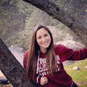 Meet your Posher, Nicole