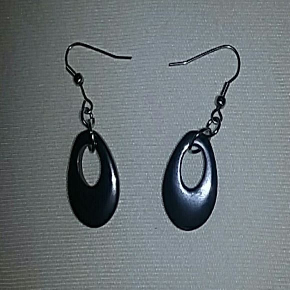 Dark Gray Necklace + Earrings - Picture 2 of 4
