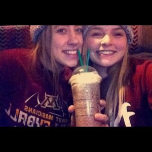 Meet your Posher, Carrie