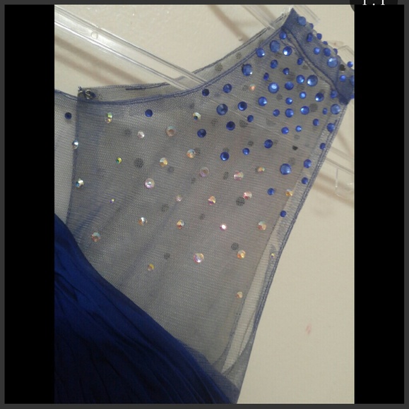 💙 PROM DRESS SPECIAL!!! 💙 - Picture 2 of 4