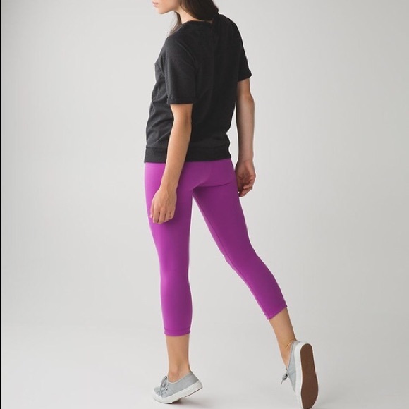 Lululemon purple crops
