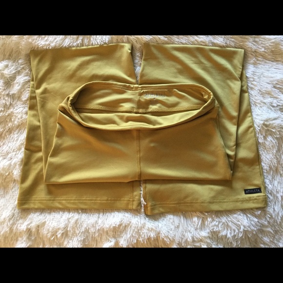 Athleta Yoga Capris pants