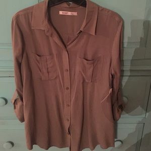Olive Green roll sleeve button down 🎉🎉💥💥