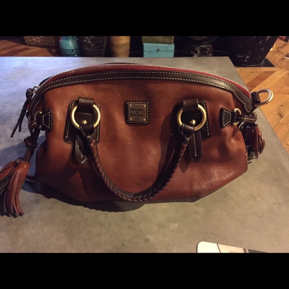 Dooney & bourke purse